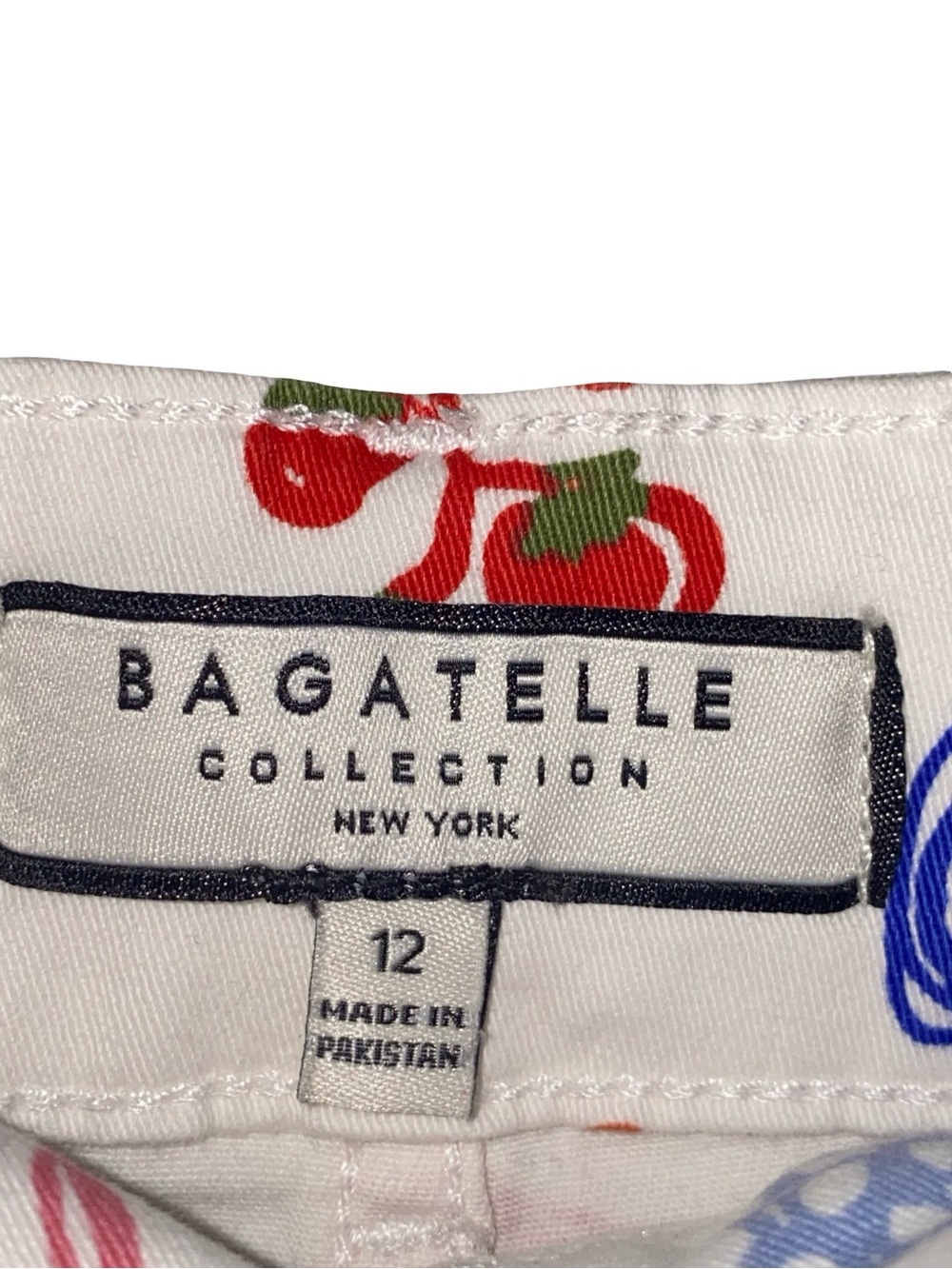 Wide-Leg Crop Pants in White with Multicolor Print - Picture 8 of 9